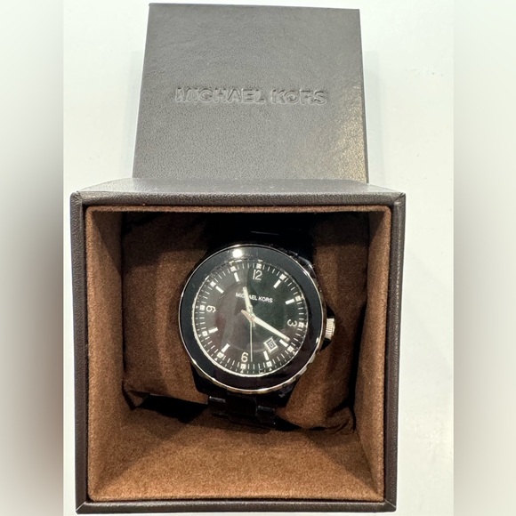 Black and Silver Michael Kors Watch - Picture 6 of 7